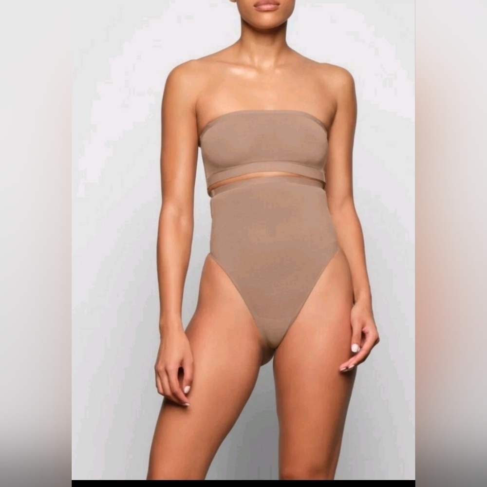 SKIMS Sheer High Waisted Thong Shapewear XS NWT Sculpt Seamless - Picture 3 of 3